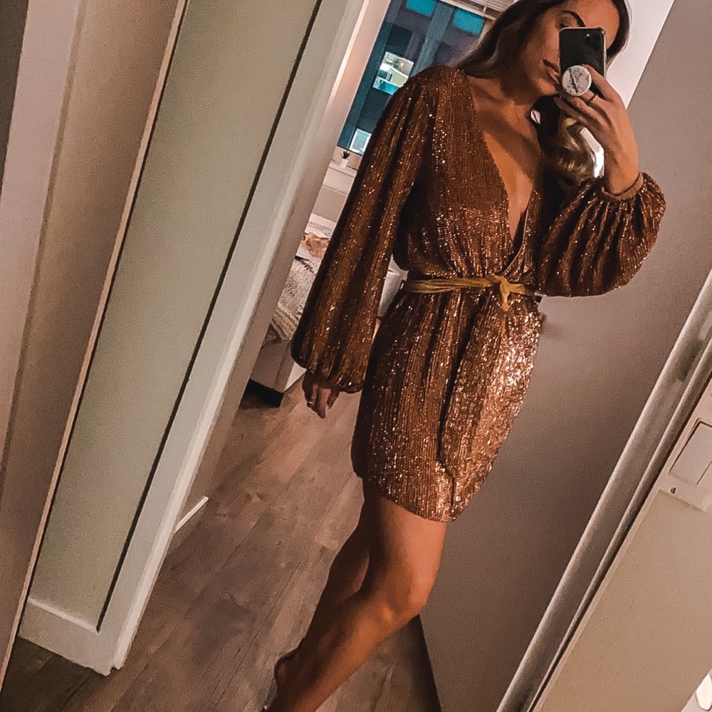 Beautiful like new retrofete robe dress.